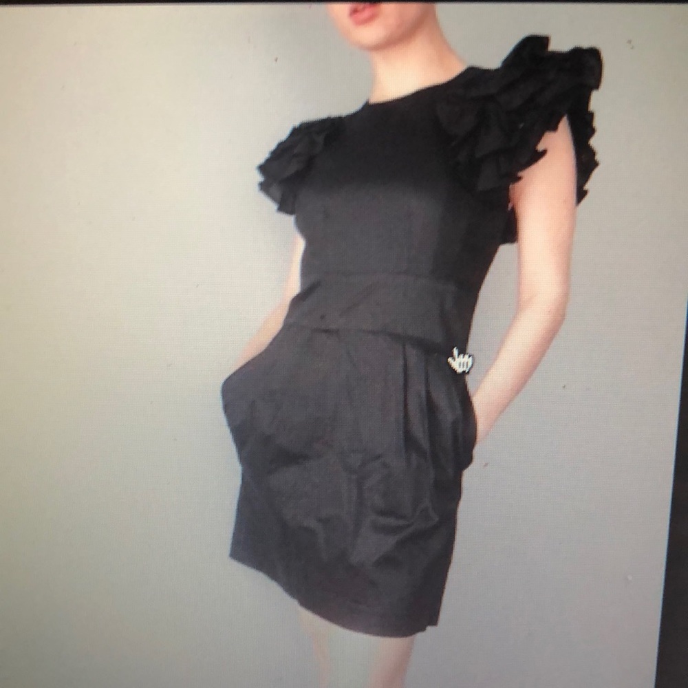 French connection dress with pockets.